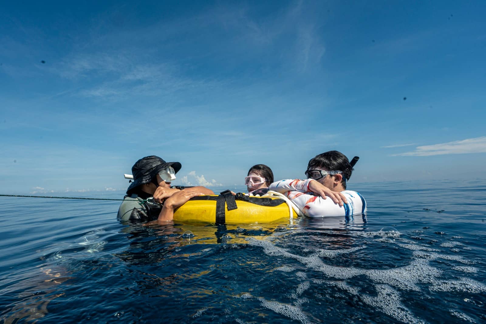 Sesi kursus freediving Molchanovs di kolam